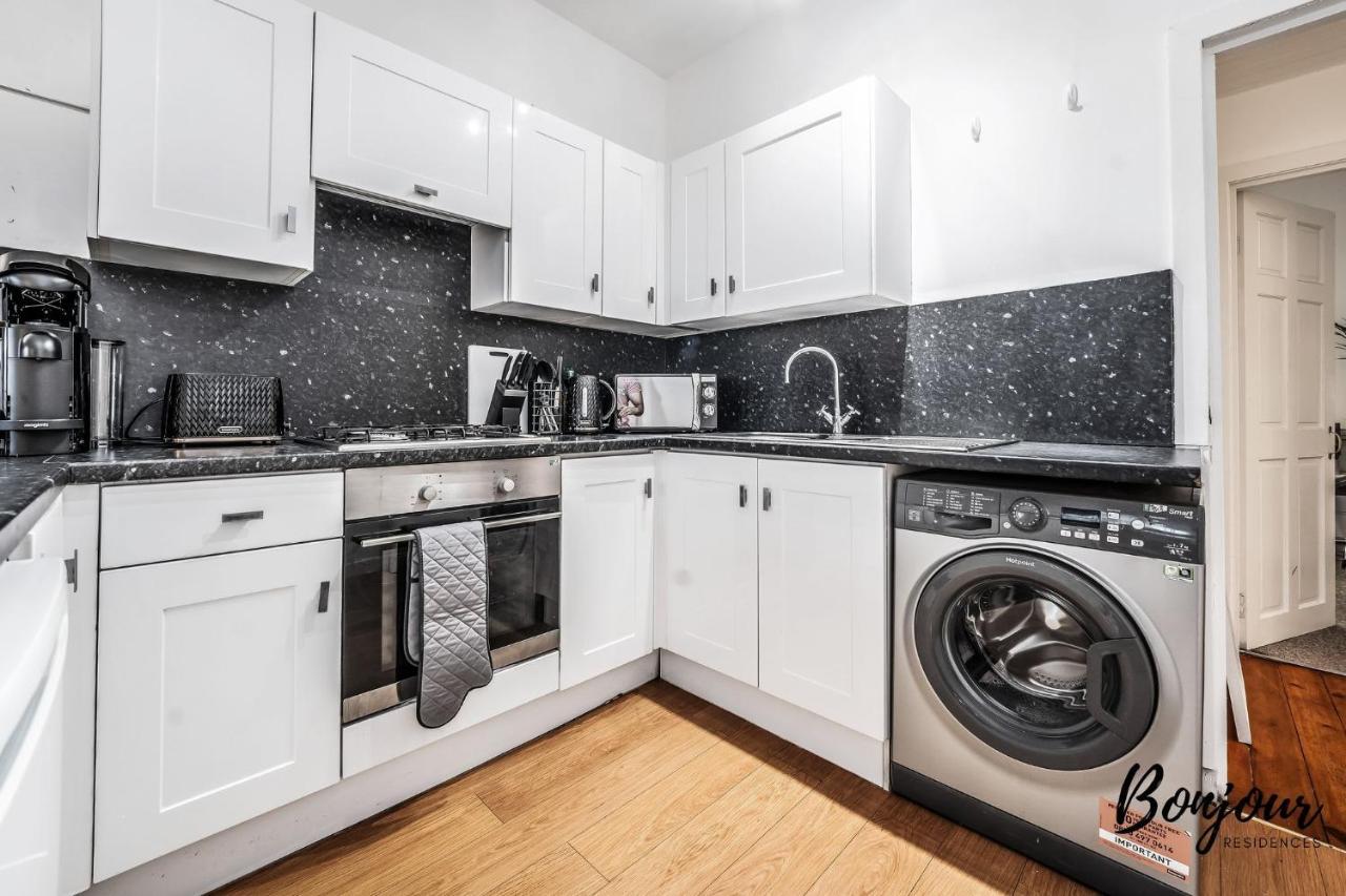 Cosy Grassmarket 2Br-1Ba - Newly Decorated! By Bonjour Residences Edinburgh Buitenkant foto