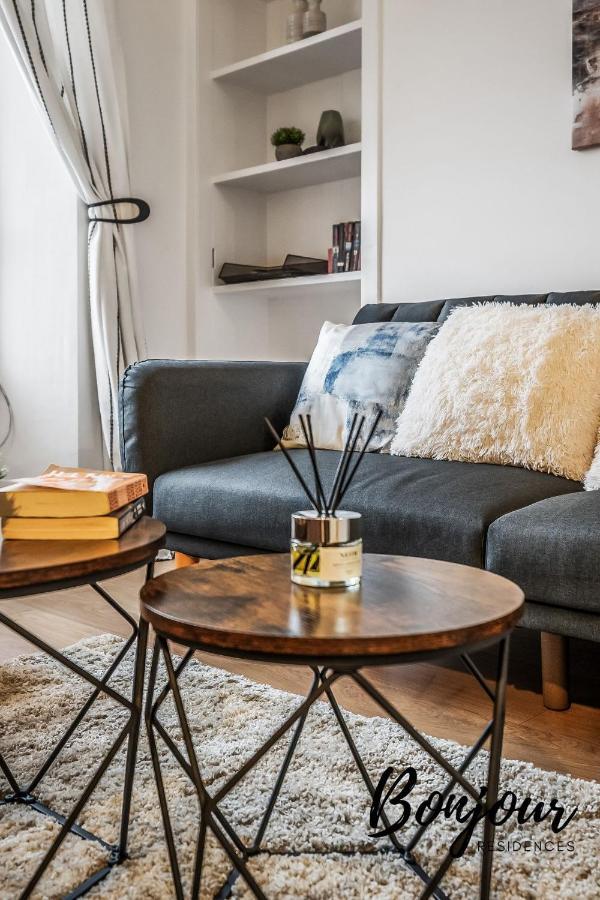 Cosy Grassmarket 2Br-1Ba - Newly Decorated! By Bonjour Residences Edinburgh Buitenkant foto